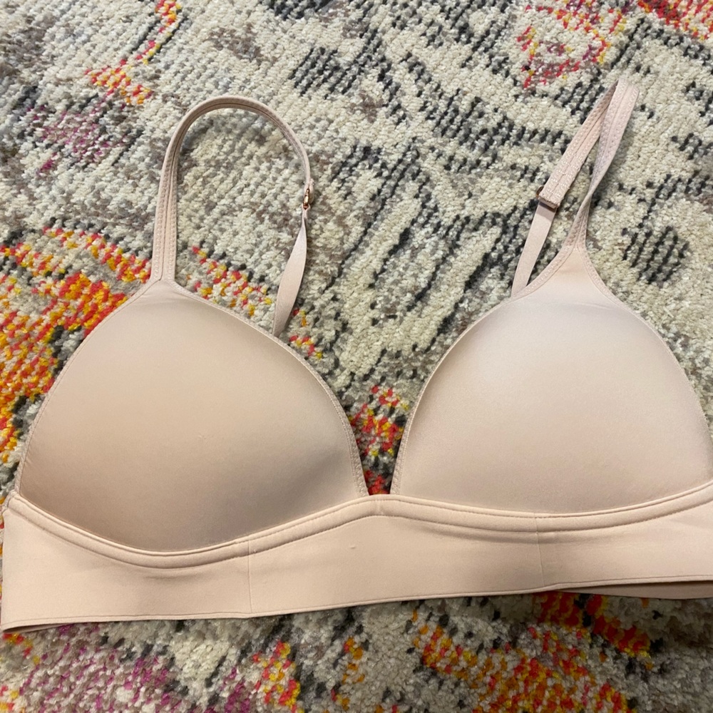 Full coverage soft padded bra